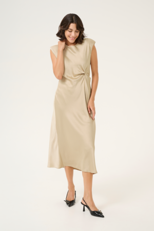 Kaffe  KApristina Χρυσό Maxi Φόρεμα Τύπου Σατέν