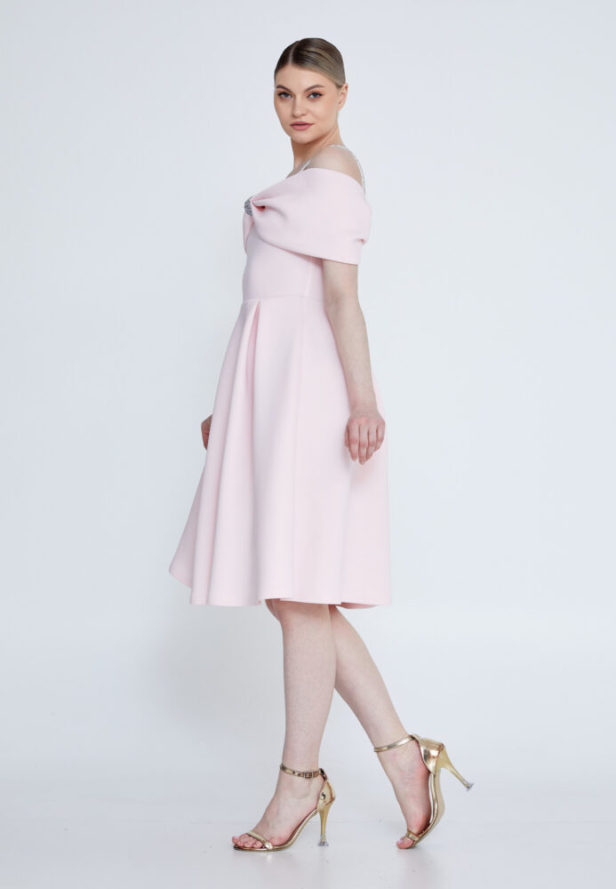 Ροζ Cocktail Midi Φόρεμα σε Α γραμμή με χαμηλούς ώμους . - Image 4