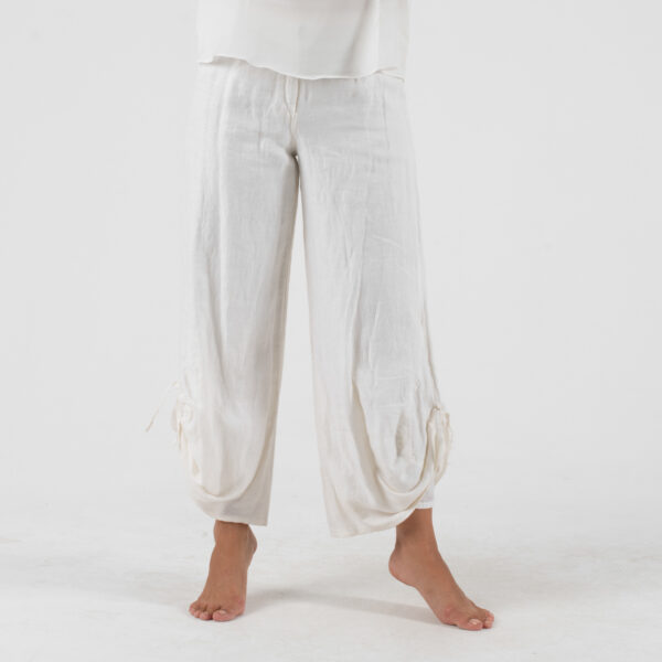 Λευκό Λινό Παντελόνι Σε Φαρδιά Γραμμή