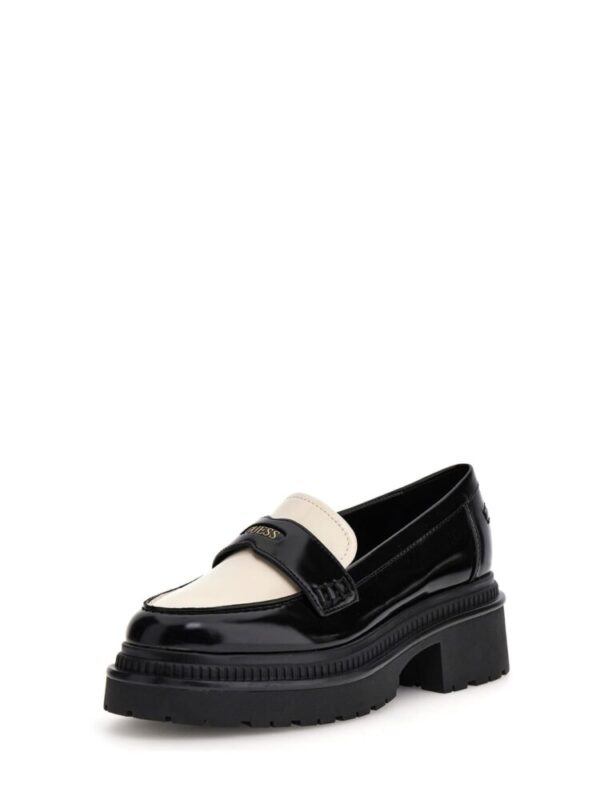 Guess Γυναικεία Μαύρα Άσπρα Μοκασίνια Finda2