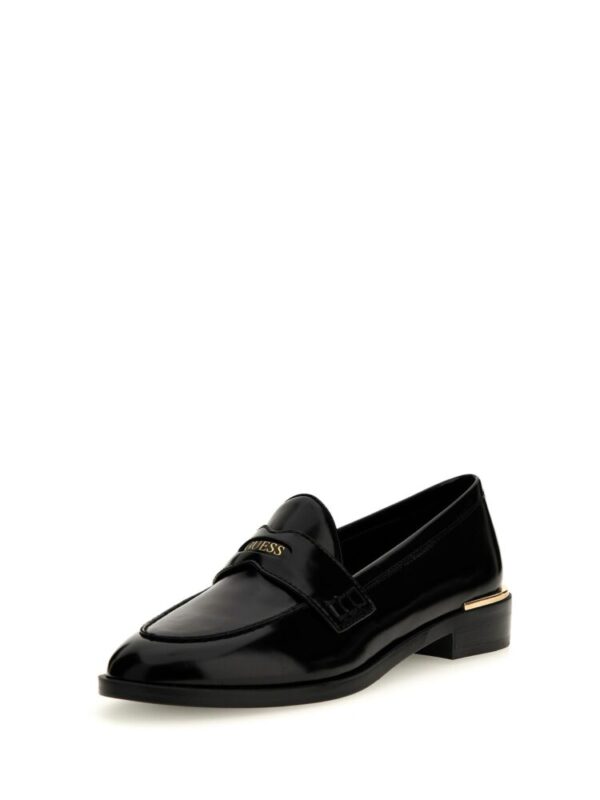 Guess Γυναικεία Mαύρα Μοκασίνια με όψη λουστρίνι