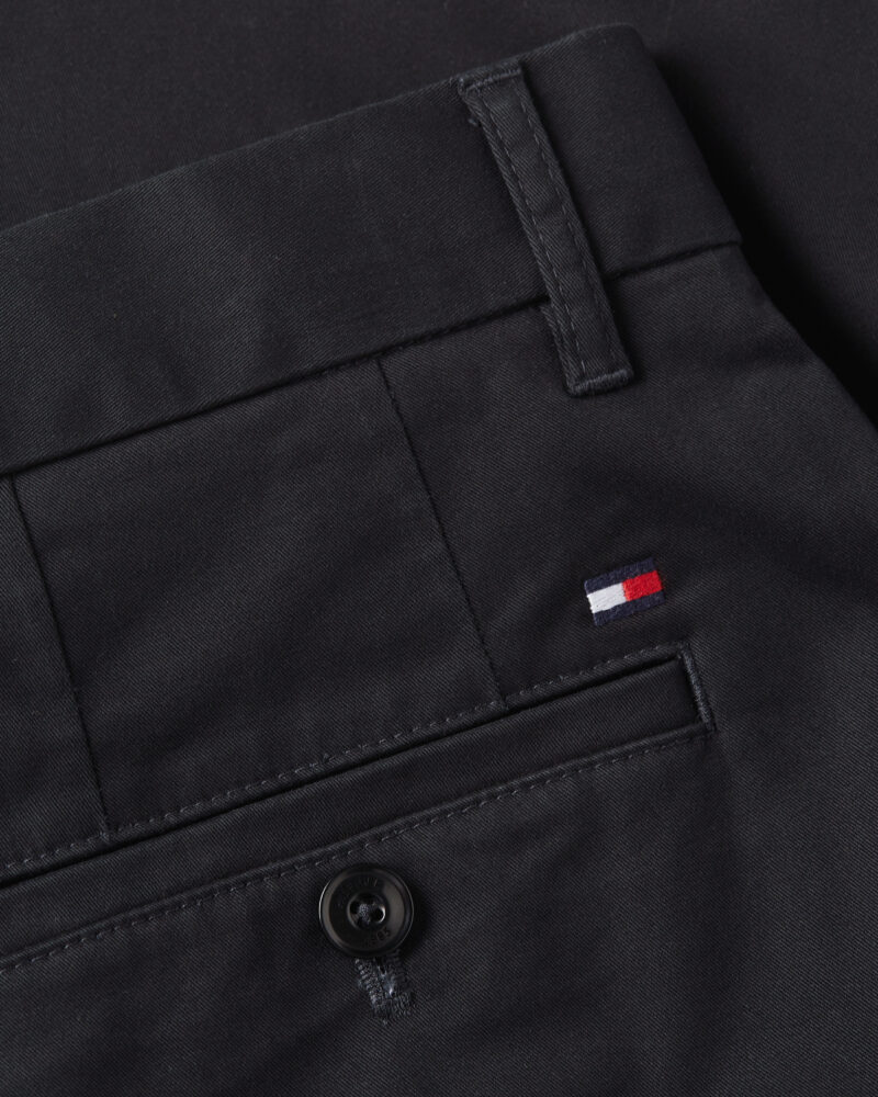 TOMMY HILFIGER Μαύρη Βερμούδα σε Άνετη Γραμμή - Image 3