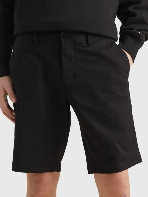 TOMMY HILFIGER Μαύρη Βερμούδα σε Άνετη Γραμμή