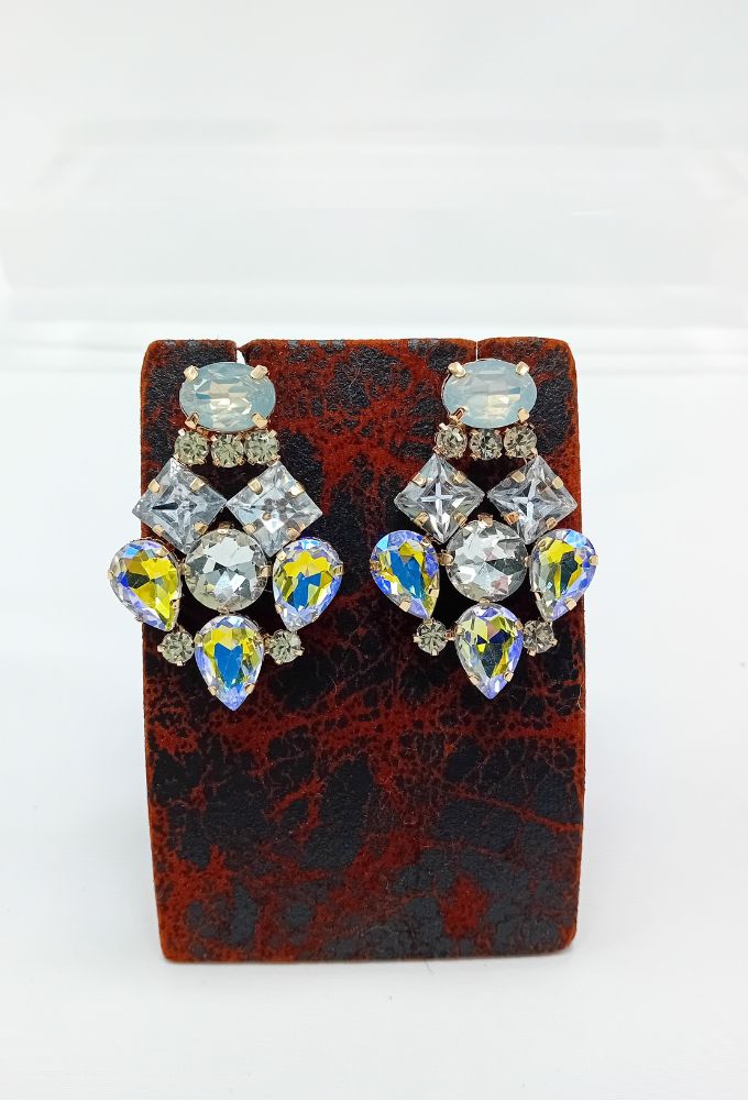 Cobbi Σκουλαρίκια Κρεμαστά με Άσπρες Ιριδίζουσες Πέτρες - Image 2