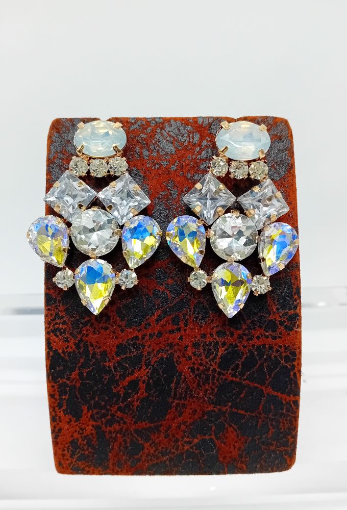 Cobbi Σκουλαρίκια Κρεμαστά με Άσπρες Ιριδίζουσες Πέτρες - Image 4