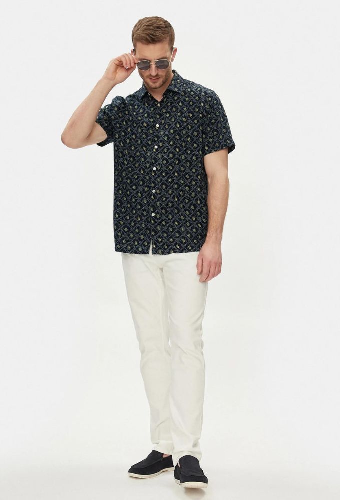 Guess Ανδρικό Πουκάμισο Κοντομάνικο με Κανονική Γραμμή Navy Μπλε - Image 3