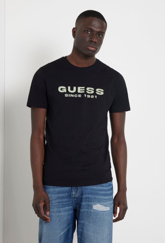 Guess Ανδρικό T-shirt Mαύρο με Τριγωνικό Λογότυπο Μπροστά