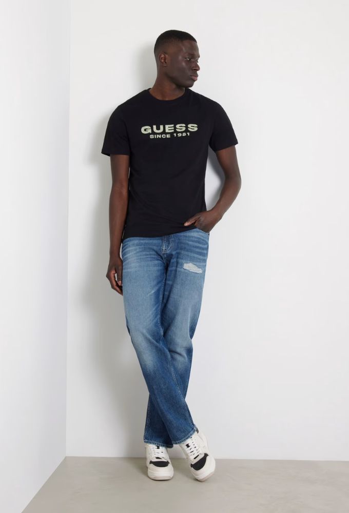 Guess Ανδρικό T-shirt Mαύρο με Τριγωνικό Λογότυπο Μπροστά - Image 3