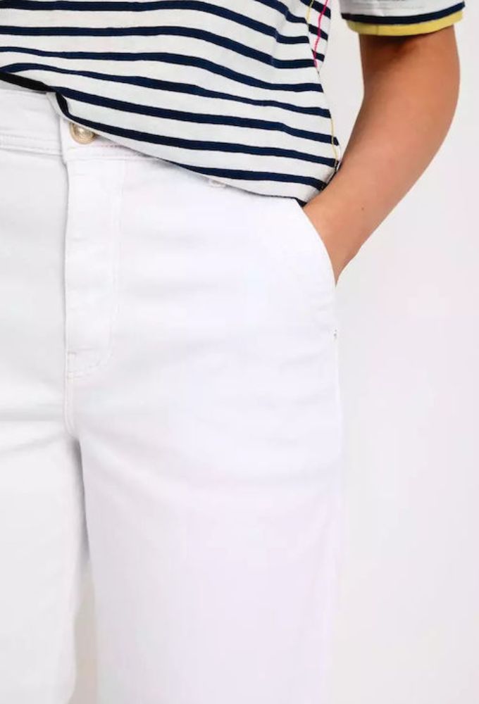 Guess Γυναικείο Βαμβακερό Capri Παντελόνι σε Relaxed Εφαρμογή Λευκό - Image 3