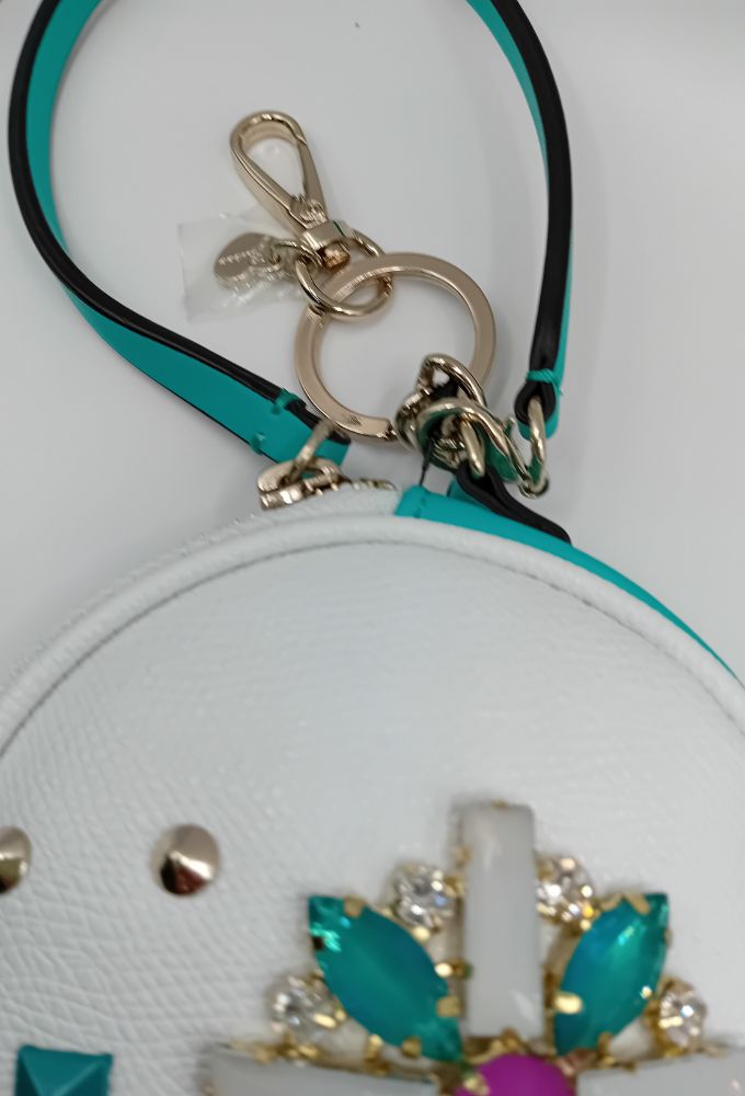 Guess Μπρελόκ Άσπρο με Πετρόλ και Πέτρες Διακοσμητικές - Image 4