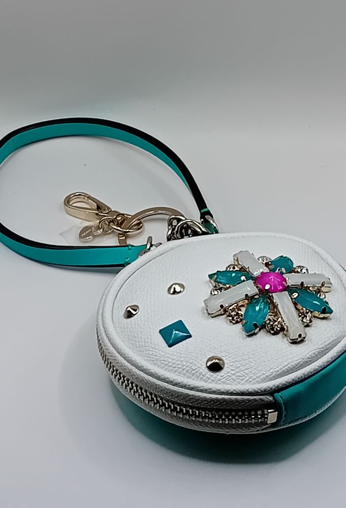 Guess Μπρελόκ Άσπρο με Πετρόλ και Πέτρες Διακοσμητικές